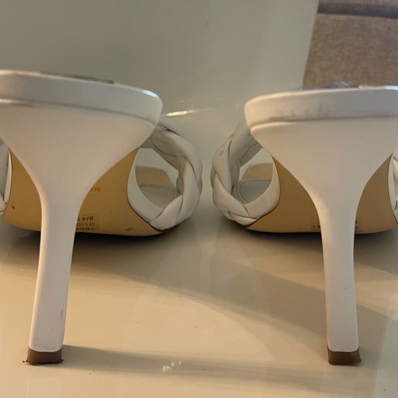 White sandals Heels - Picture 4 of 4